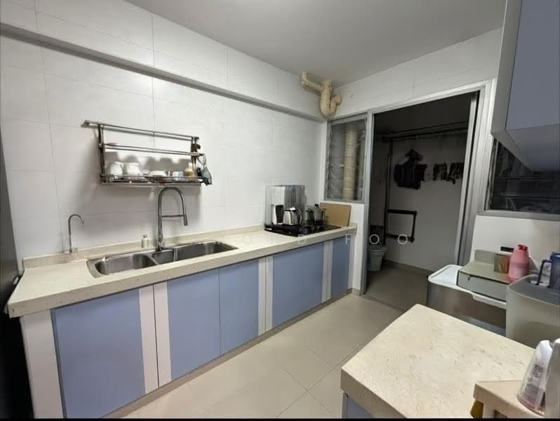 446A Bukit Batok West Avenue 8, 446A Bukit Batok West Avenue 8, 3 Bedrooms, 1,216 sqft, HDB Flat For Sale, by Raymond Foo, 500153494 - Kitchen - PropertyGuru.com.sg