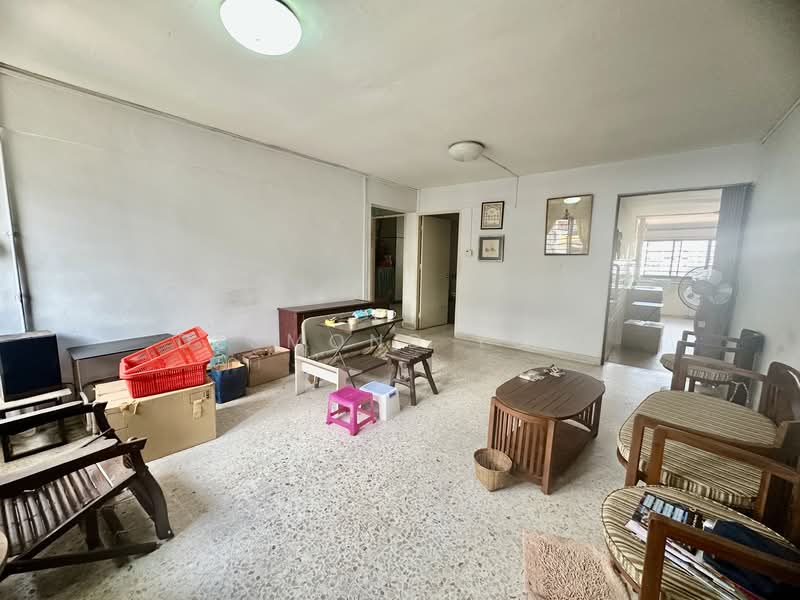 121 Bedok North Road, 121 Bedok North Road, 3 Bedrooms, 990 sqft, HDB Flat For Sale, by Desmond Yuen, 500153498 - Living Room - PropertyGuru.com.sg