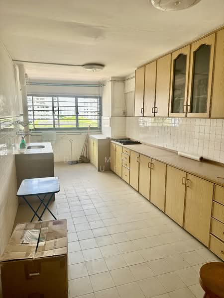 121 Bedok North Road, 121 Bedok North Road, 3 Bedrooms, 990 sqft, HDB Flat For Sale, by Desmond Yuen, 500153498 - Kitchen - PropertyGuru.com.sg