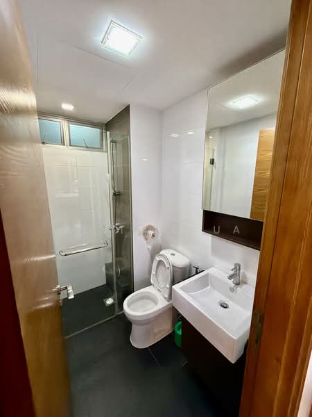 The Parc Condominium, 3 West Coast Walk, 3 Bedrooms, 1,216 sqft, Condominium For Rent, by Alvin Chua, 500153502 - Bathroom - PropertyGuru.com.sg