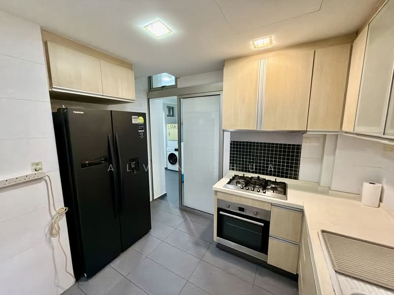 The Parc Condominium, 3 West Coast Walk, 3 Bedrooms, 1,216 sqft, Condominium For Rent, by Alvin Chua, 500153502 - Kitchen - PropertyGuru.com.sg
