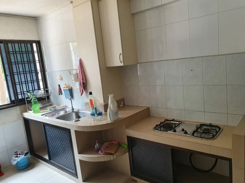 402 Bedok North Avenue 3, 402 Bedok North Avenue 3, 2 Bedrooms, 735 sqft, HDB Flat For Rent, by Raj ., 500153503 - Kitchen - PropertyGuru.com.sg