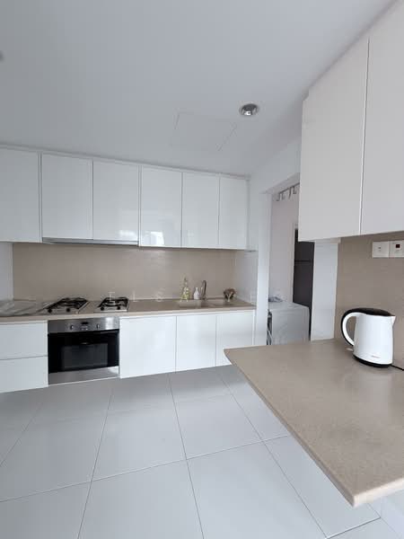 Belmond Green, 15 Balmoral Road, 2 Bedrooms, 958 sqft, Condominium For Sale, by Elsa Yeo, 500153511 - Kitchen - PropertyGuru.com.sg