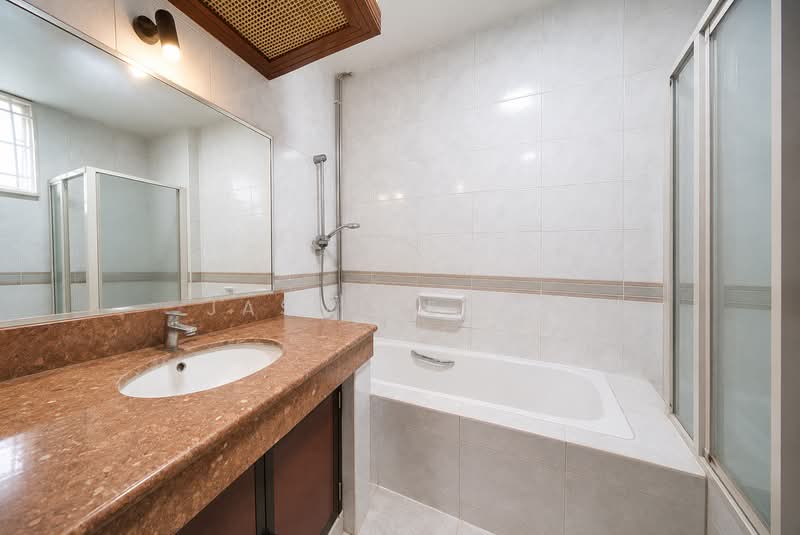 Northvale, 61 Choa Chu Kang Loop, 2 Bedrooms, 1,087 sqft, Condominium For Sale, by Jasmine Lee, 500153526 - Original Master Bathroom - PropertyGuru.com.sg
