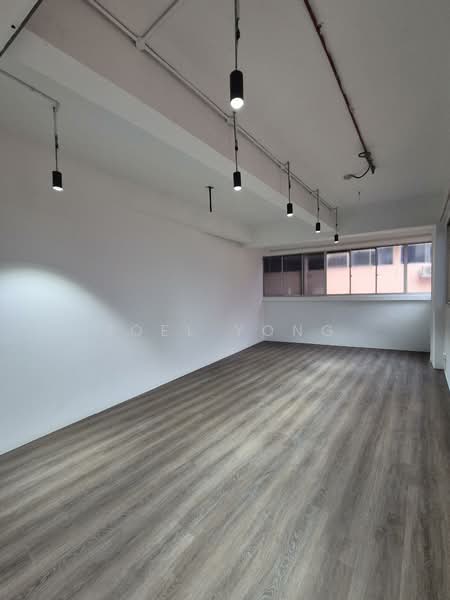 a nice window unit! no gst! fitted! near mrt!, 4min walk to aljunied mrt station!, 432 sqft, Light Industrial (B1) For Rent, by Joel Yong, 500153535 - CommercialGuru.com.sg