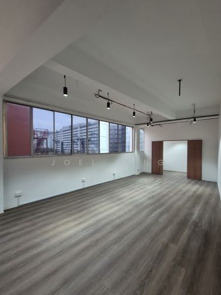 a nice window unit! no gst! fitted! near mrt!, 4min walk to aljunied mrt station!, 432 sqft, Light Industrial (B1) For Rent, by Joel Yong, 500153535 - CommercialGuru.com.sg