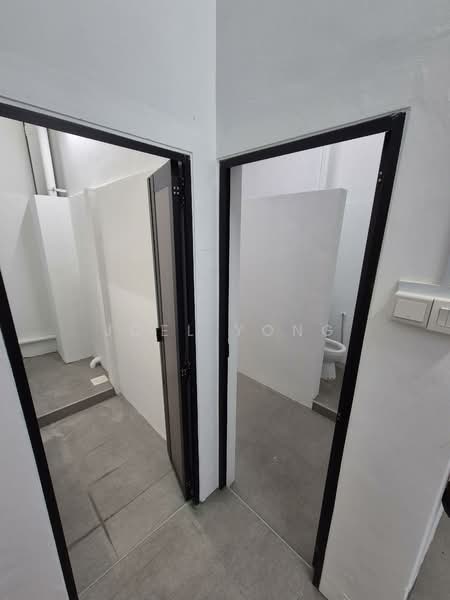 a nice window unit! no gst! fitted! near mrt!, 4min walk to aljunied mrt station!, 432 sqft, Light Industrial (B1) For Rent, by Joel Yong, 500153535 - CommercialGuru.com.sg