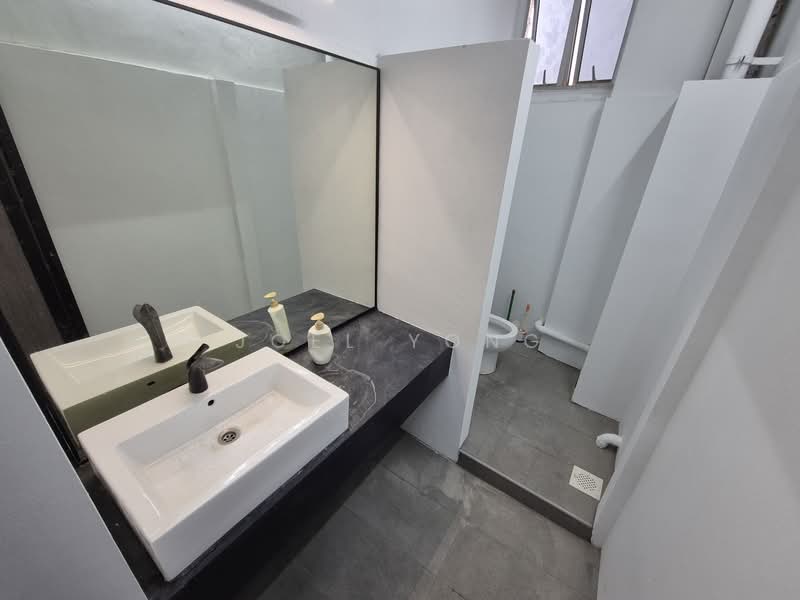 a nice window unit! no gst! fitted! near mrt!, 4min walk to aljunied mrt station!, 432 sqft, Light Industrial (B1) For Rent, by Joel Yong, 500153535 - CommercialGuru.com.sg