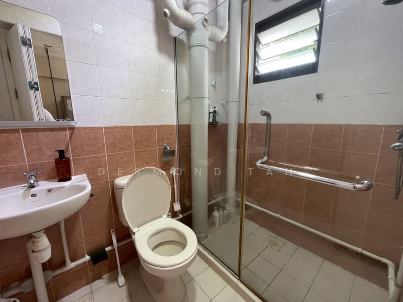 6A Boon Tiong Road, 6A Boon Tiong Road, 3 Bedrooms, 1,076 sqft, HDB Flat For Rent, by Desmond Tan, 500153540 - Bathroom - PropertyGuru.com.sg