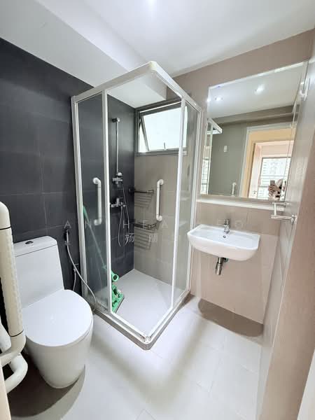 139B Lorong 1A Toa Payoh, 139B Lorong 1A Toa Payoh, 3 Bedrooms, 979 sqft, HDB Flat For Rent, by Anthea Yeo 杨丽娇, 500153544 - Bathroom - PropertyGuru.com.sg