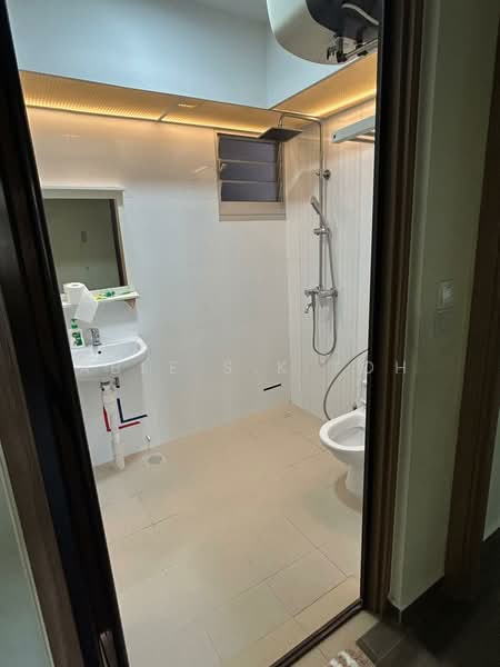 438A Bukit Batok West Avenue 8, 438A Bukit Batok West Avenue 8, Room Rental, 100 sqft, HDB Flat For Rent, by Able S.K Toh, 500153549 - Bathroom - PropertyGuru.com.sg