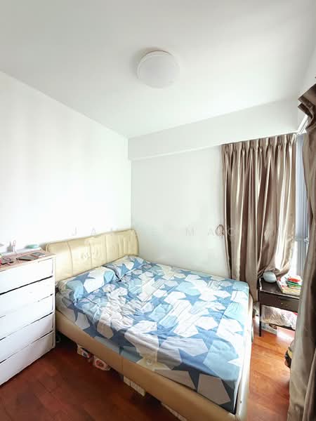 Eight Courtyards, 6 Canberra Drive, 2 Bedrooms, 915 sqft, Condominium For Sale, by James Mao, 500153553 - Bedroom - PropertyGuru.com.sg