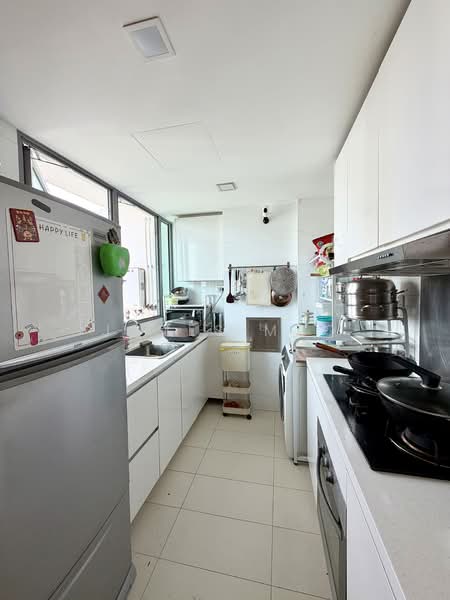 Eight Courtyards, 6 Canberra Drive, 2 Bedrooms, 915 sqft, Condominium For Sale, by James Mao, 500153553 - Kitchen - PropertyGuru.com.sg