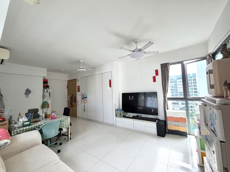 Eight Courtyards, 6 Canberra Drive, 2 Bedrooms, 915 sqft, Condominium For Sale, by James Mao, 500153553 - Living Room - PropertyGuru.com.sg