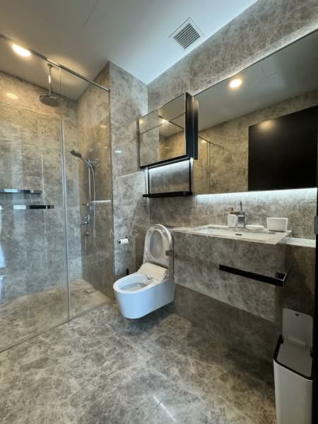 Martin Modern, 10 Martin Place, 2 Bedrooms, 764 sqft, Apartment For Sale, by King Tang, 500153554 - Bathroom - PropertyGuru.com.sg