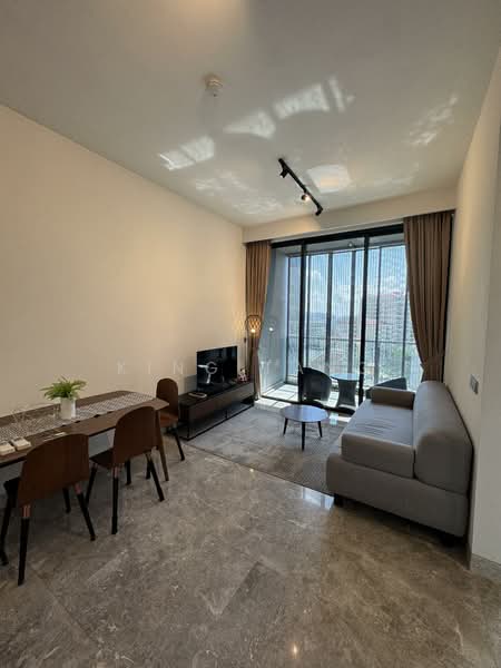 Martin Modern, 10 Martin Place, 2 Bedrooms, 764 sqft, Apartment For Sale, by King Tang, 500153554 - Living Room - PropertyGuru.com.sg