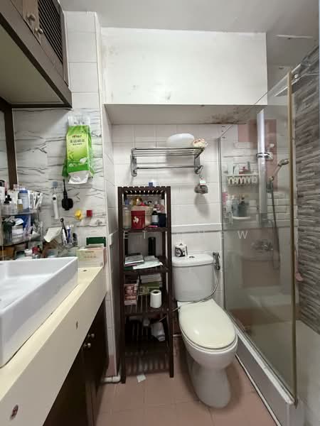 689B Woodlands Drive 75, 689B Woodlands Drive 75, 3 Bedrooms, 968 sqft, HDB Flat For Sale, by Janet Chew, 500153563 - Bathroom - PropertyGuru.com.sg