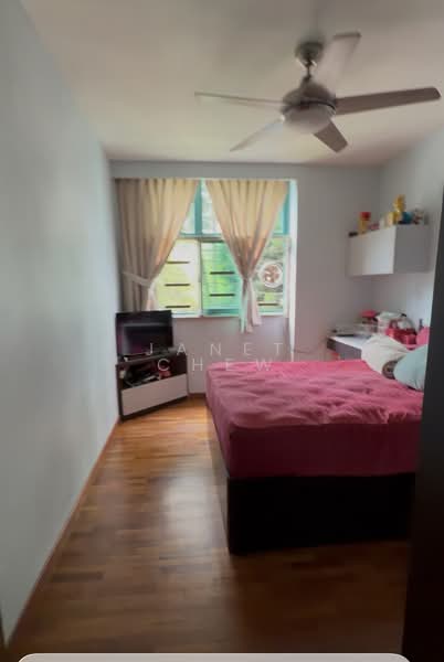 689B Woodlands Drive 75, 689B Woodlands Drive 75, 3 Bedrooms, 968 sqft, HDB Flat For Sale, by Janet Chew, 500153563 - 3rd Bedroom Queen Bed  - PropertyGuru.com.sg