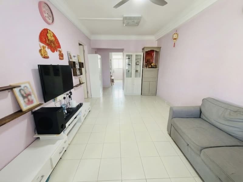 110 Teck Whye Lane, 110 Teck Whye Lane, 2 Bedrooms, 786 sqft, HDB Flat For Sale, by Goh Keng Yew, 500153583 - Living Room - PropertyGuru.com.sg