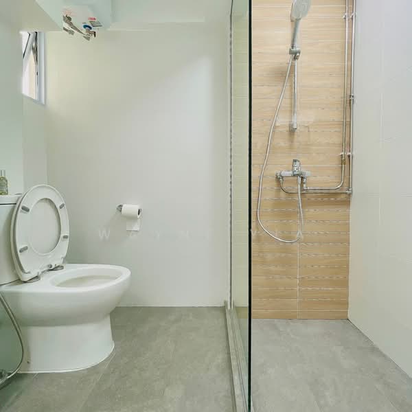 4 Everton Park, 4 Everton Park, Room Rental, 150 sqft, HDB Flat For Rent, by Wayne Yia, 500153586 - Bathroom - PropertyGuru.com.sg