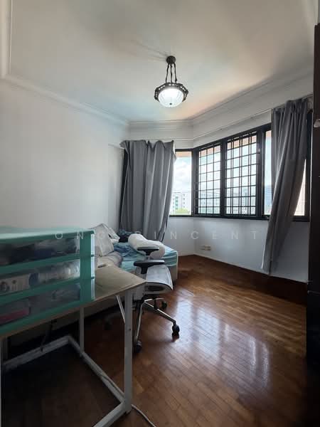 Simsville, 2 Geylang East Avenue 2, 3 Bedrooms, 1,249 sqft, Condominium For Sale, by Ong Bincent, 500153587 - Bedroom - PropertyGuru.com.sg