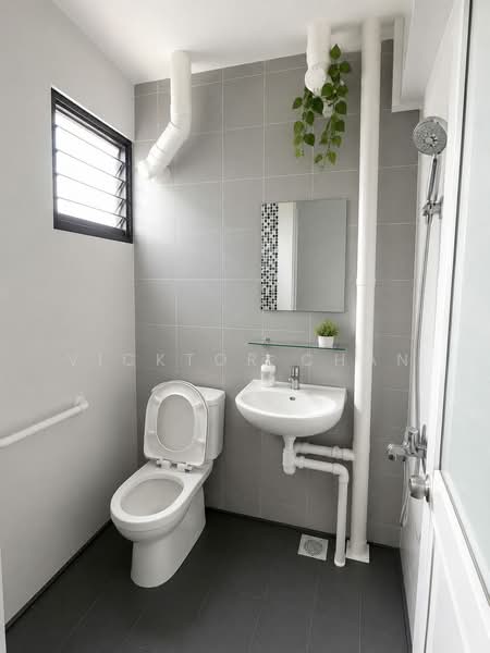 213 Bedok North Street 1, 213 Bedok North Street 1, 2 Bedrooms, 713 sqft, HDB Flat For Sale, by Vicktor Chan, 500153594 - Bathroom - PropertyGuru.com.sg