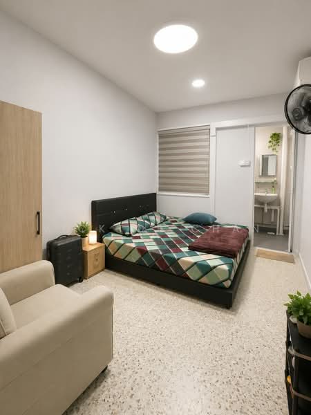213 Bedok North Street 1, 213 Bedok North Street 1, 2 Bedrooms, 713 sqft, HDB Flat For Sale, by Vicktor Chan, 500153594 - Bedroom - PropertyGuru.com.sg