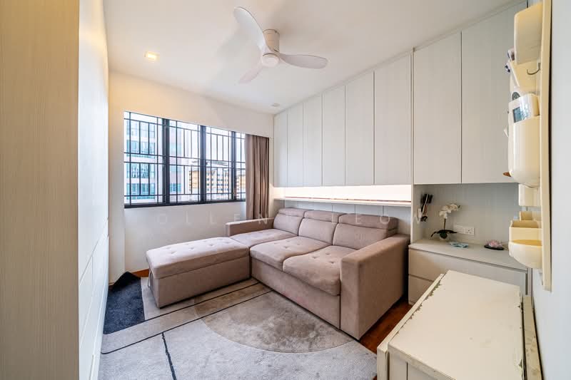 Pinevale, 2 Tampines Street 73, 3 Bedrooms, 1,292 sqft, Condominium For Sale, by Jollene Leow, 500153604 - Living Room - PropertyGuru.com.sg
