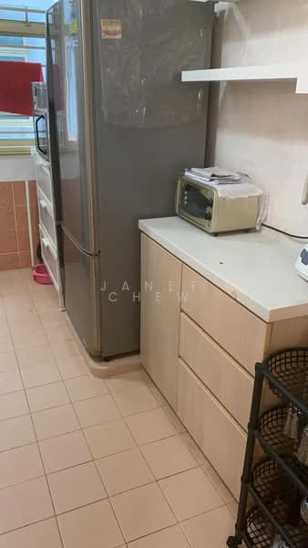 132 Edgedale Plains, 132 Edgedale Plains, 3 Bedrooms, 1,206 sqft, HDB Flat For Rent, by Janet Chew, 500153609 - Kitchen - PropertyGuru.com.sg