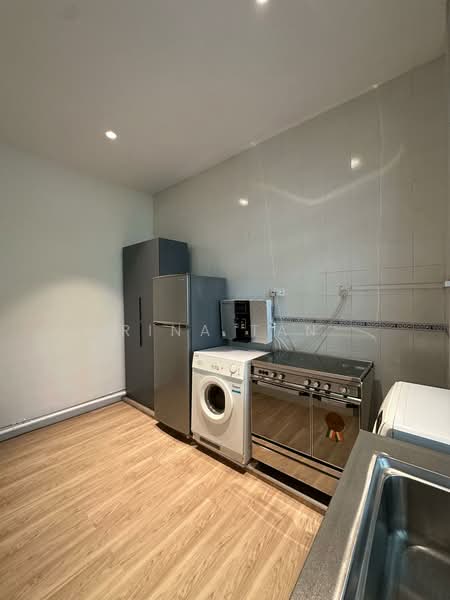 28 Petain Road, Jalan Berseh, 28 Petain Road, Room Rental, 200 sqft, Conservation House For Rent, by Rina Tan, 500153610 - Kitchen - PropertyGuru.com.sg
