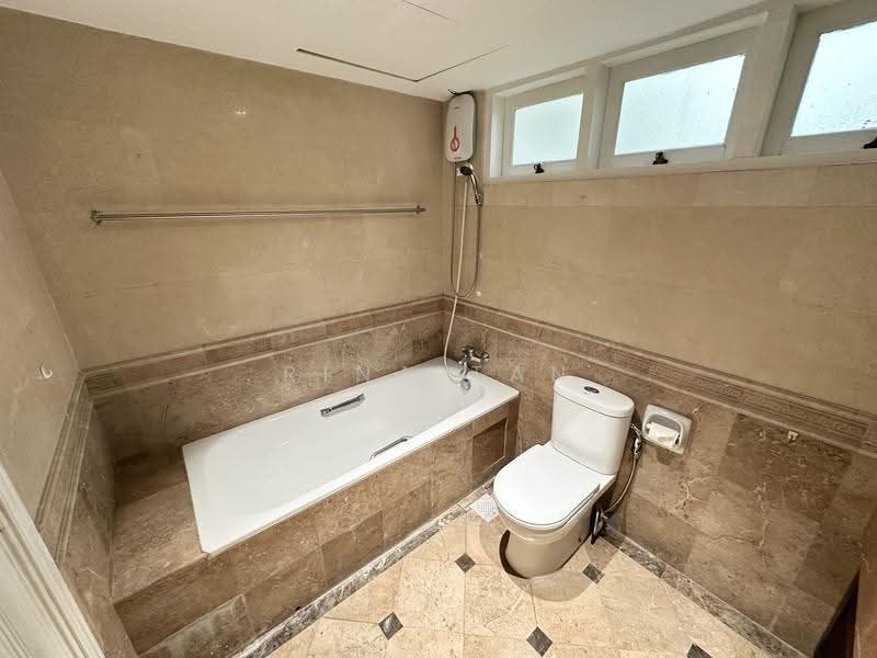 28 Petain Road, Jalan Berseh, 28 Petain Road, Farrer Park / Serangoon Rd, Room Rental, 150 sqft, Conservation House For Rent, by Rina Tan, 500153610 - Bathroom - PropertyGuru.com.sg