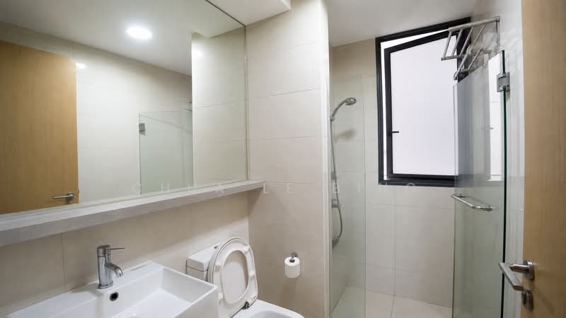 SkyPark Residences, Sembawang Drive, 5 Bedrooms, 1,593 sqft, Executive Condominium For Sale, by Chua Le Bing, 500153612 - Bathroom - PropertyGuru.com.sg