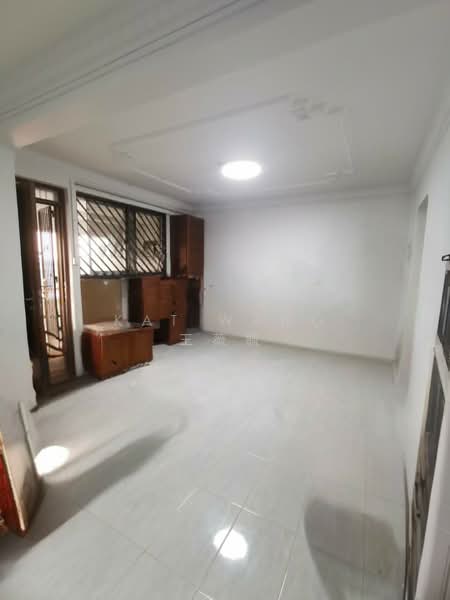 946 Tampines Avenue 4, 946 Tampines Avenue 4, 3 Bedrooms, 1,119 sqft, HDB Flat For Rent, by Kat Wang 王薇毓, 500153615 - Living Room - PropertyGuru.com.sg