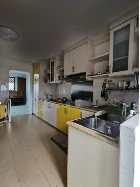 946 Tampines Avenue 4, 946 Tampines Avenue 4, 3 Bedrooms, 1,119 sqft, HDB Flat For Rent, by Kat Wang 王薇毓, 500153615 - Kitchen - PropertyGuru.com.sg
