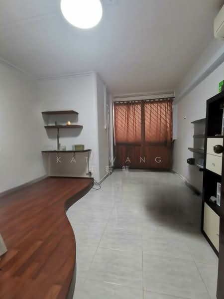 946 Tampines Avenue 4, 946 Tampines Avenue 4, 3 Bedrooms, 1,119 sqft, HDB Flat For Rent, by Kat Wang 王薇毓, 500153615 - Living Room - PropertyGuru.com.sg