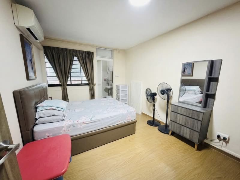 350 Bukit Batok Street 34, 350 Bukit Batok Street 34, 3 Bedrooms, 904 sqft, HDB Flat For Sale, by Goh Keng Yew, 500153621 - Bedroom - PropertyGuru.com.sg
