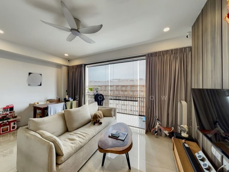 The Vales, 87 Anchorvale Crescent, 3 Bedrooms, 904 sqft, Condominium For Sale, by Desmond Low, 500153625 - Living Room - PropertyGuru.com.sg