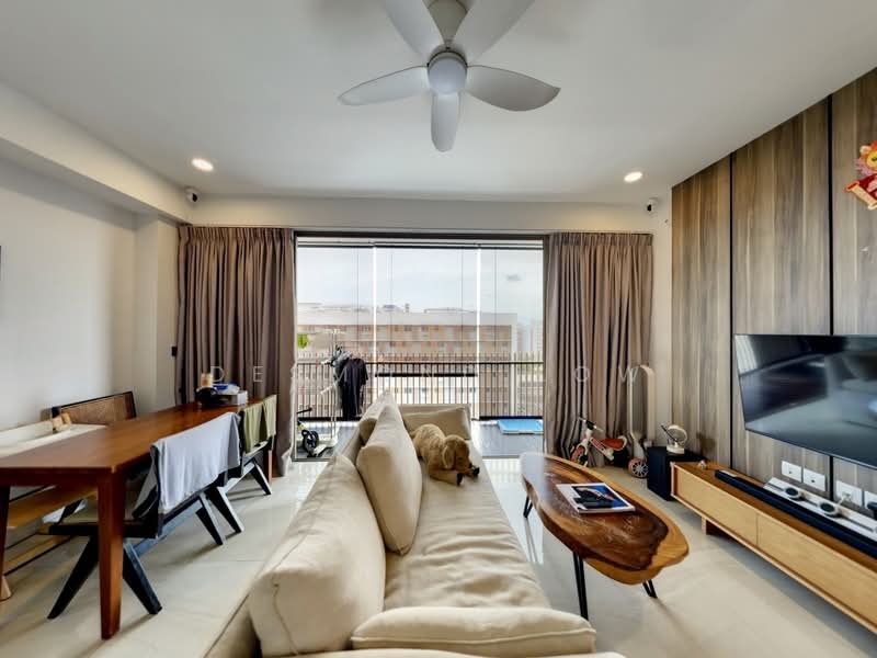 The Vales, 87 Anchorvale Crescent, 3 Bedrooms, 904 sqft, Condominium For Sale, by Desmond Low, 500153625 - Living Room - PropertyGuru.com.sg