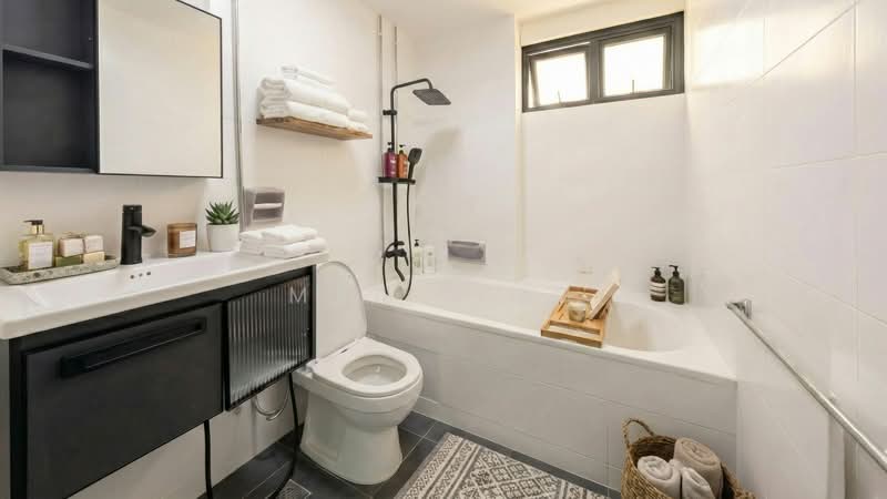 Chiltern Park, 135 Serangoon Avenue 3, Room Rental, 484 sqft, Condominium For Rent, by Mei Ting, 500153635 - Bathroom - PropertyGuru.com.sg