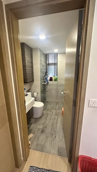 The Terrace, 90 Edgedale Plains, 3 Bedrooms, 1,076 sqft, Executive Condominium For Sale, by GS Chan, 500153639 - Bathroom - PropertyGuru.com.sg