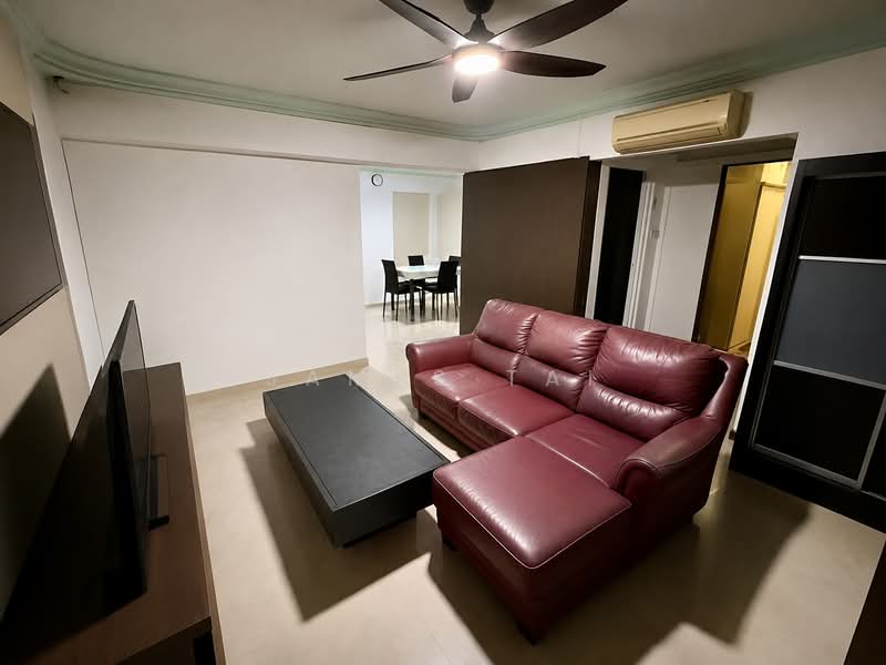 656B Jurong West Street 61, 656B Jurong West Street 61, 3 Bedrooms, 1,195 sqft, HDB Flat For Sale, by James Tai, 500153642 - Living Room - PropertyGuru.com.sg