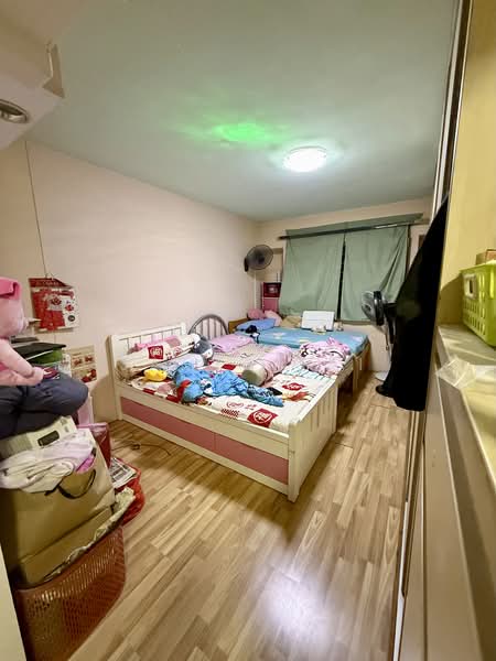 656B Jurong West Street 61, 656B Jurong West Street 61, 3 Bedrooms, 1,195 sqft, HDB Flat For Sale, by James Tai, 500153642 - Bedroom - PropertyGuru.com.sg