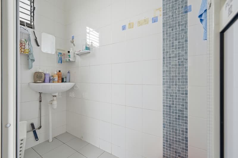 504 Bukit Batok Street 52, 504 Bukit Batok Street 52, 2 Bedrooms, 646 sqft, HDB Flat For Sale, by Thoo Weng Heng 杜咏恒 (Wayne), 500153645 - Bathroom - PropertyGuru.com.sg