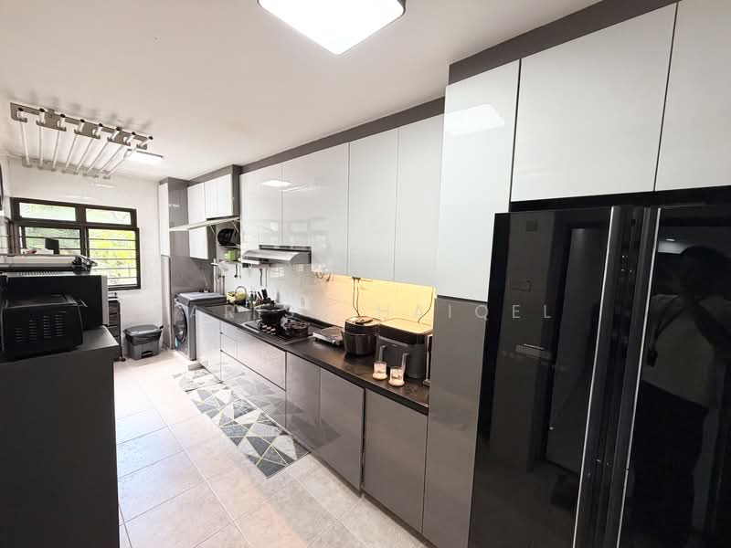 633 Jurong West Street 65, 633 Jurong West Street 65, 3 Bedrooms, 1,184 sqft, HDB Flat For Sale, by Fariss Haiqel, 500153647 - Kitchen - PropertyGuru.com.sg