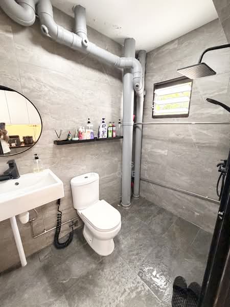 633 Jurong West Street 65, 633 Jurong West Street 65, 3 Bedrooms, 1,184 sqft, HDB Flat For Sale, by Fariss Haiqel, 500153647 - Bathroom - PropertyGuru.com.sg