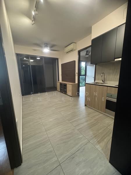 Grandeur Park Residences, 11 Bedok South Avenue 3, 2 Bedrooms, 592 sqft, Condominium For Sale, by Siah Boon Leng Ronnie, 500153648 - Living Room - PropertyGuru.com.sg