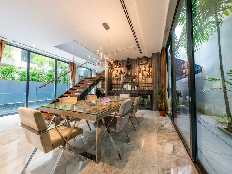 ⭐️Modern 1KM NYPS Detached⭐️, , 5 Bedrooms, 7,500 sqft, Detached House For Sale, by Thea Hoi Shu Min, 500153659 - Dining Room - PropertyGuru.com.sg
