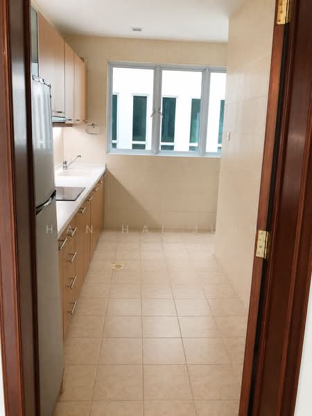 Grand Regalia, 815 Upper Serangoon Road, 3 Bedrooms, 1,205 sqft, Apartment For Rent, by Han Hai Juan, 500153678 - Kitchen - PropertyGuru.com.sg