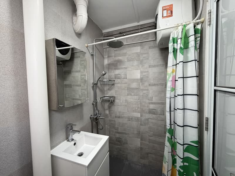 226 Jurong East Street 21, 226 Jurong East Street 21, Room Rental, 160 sqft, HDB Flat For Rent, by Swan ., 500153682 - Bathroom - PropertyGuru.com.sg