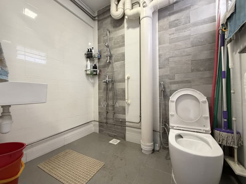 226 Jurong East Street 21, 226 Jurong East Street 21, Room Rental, 120 sqft, HDB Flat For Rent, by Swan ., 500153685 - Bathroom - PropertyGuru.com.sg